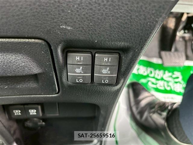 Toyota VOXY 2021-05 6277647-29
