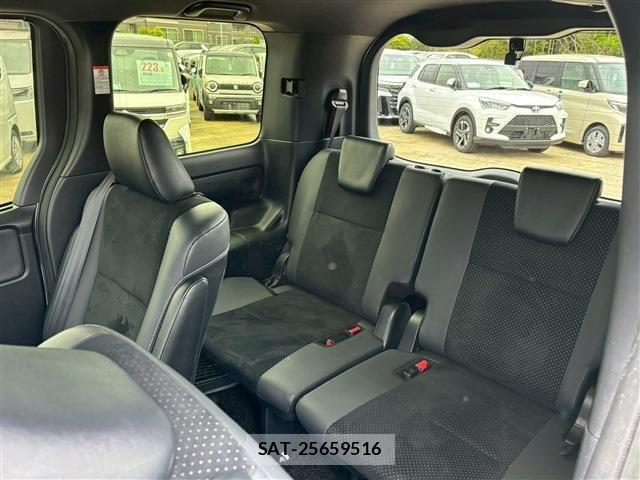 Toyota VOXY 2021-05 6277647-5