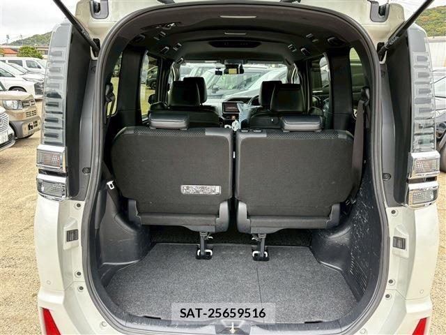 Toyota VOXY 2021-05 6277647-6