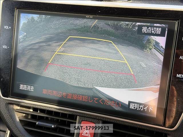 Toyota VOXY 2018-01 6277652-12