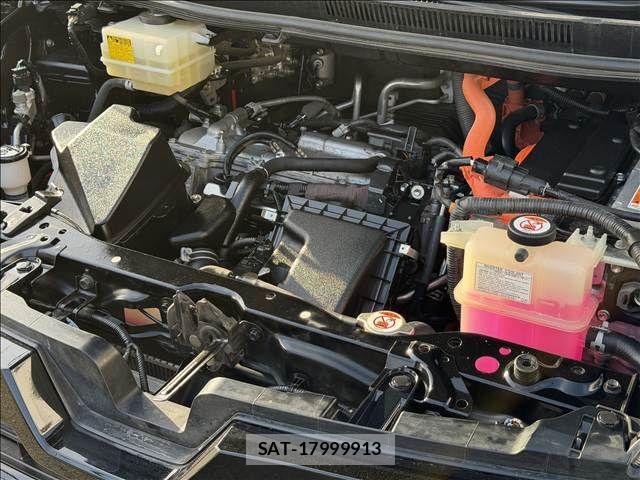Toyota VOXY 2018-01 6277652-19