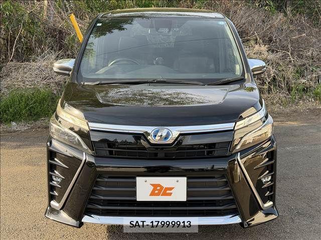 Toyota VOXY 2018-01 6277652-20
