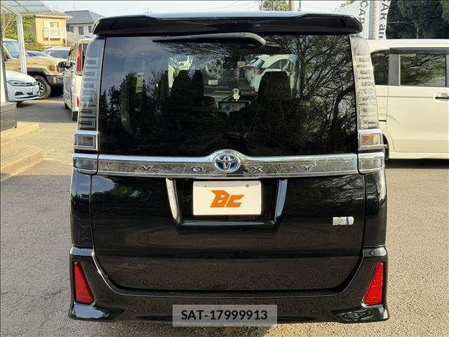 Toyota VOXY 2018-01 6277652-22