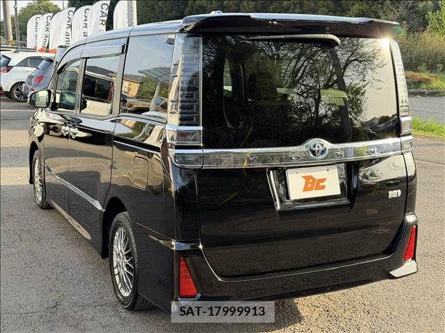 Toyota VOXY 2018-01 6277652-7