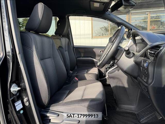 Toyota VOXY 2018-01 6277652-8