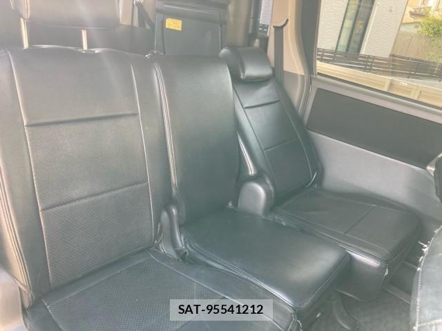 Toyota VOXY 2007-07 6273267-9