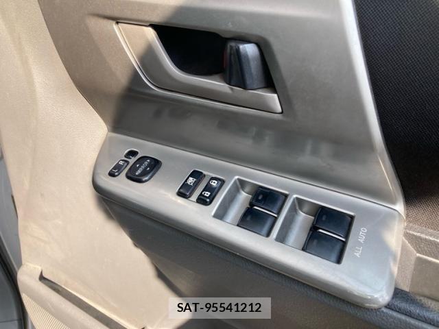Toyota VOXY 2007-07 6273267-11