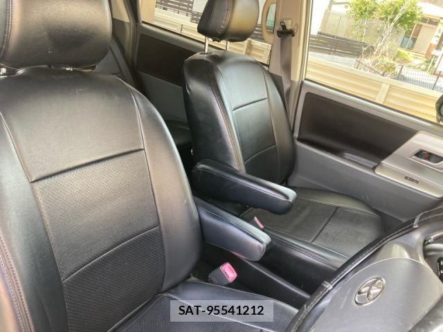 Toyota VOXY 2007-07 6273267-15