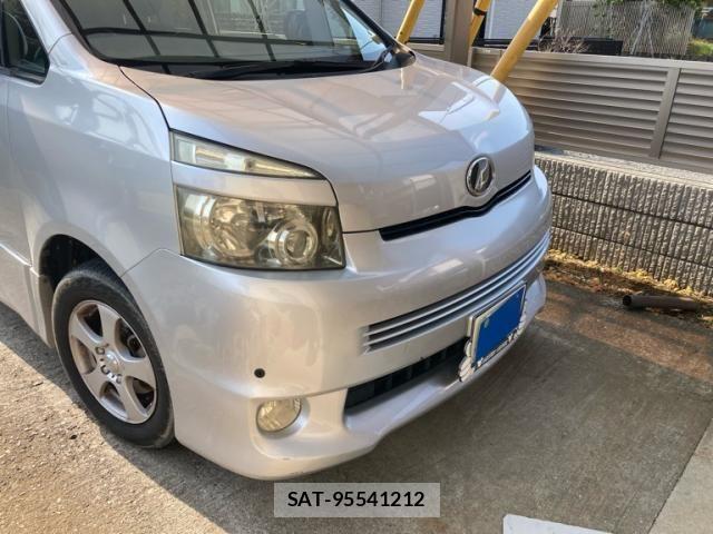 Toyota VOXY 2007-07 6273267-1