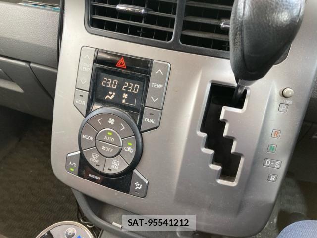 Toyota VOXY 2007-07 6273267-18