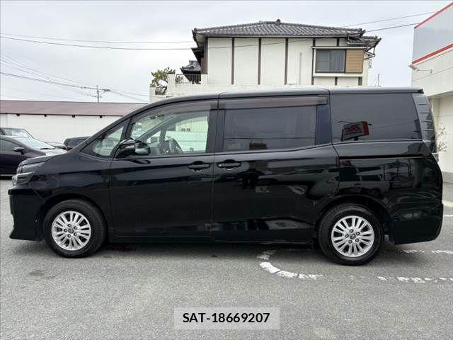 Toyota VOXY 2014-10 6307188-10