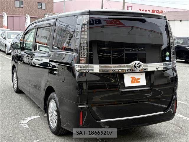 Toyota VOXY 2014-10 6307188-14