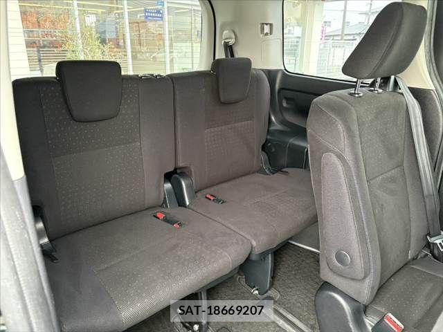 Toyota VOXY 2014-10 6307188-20