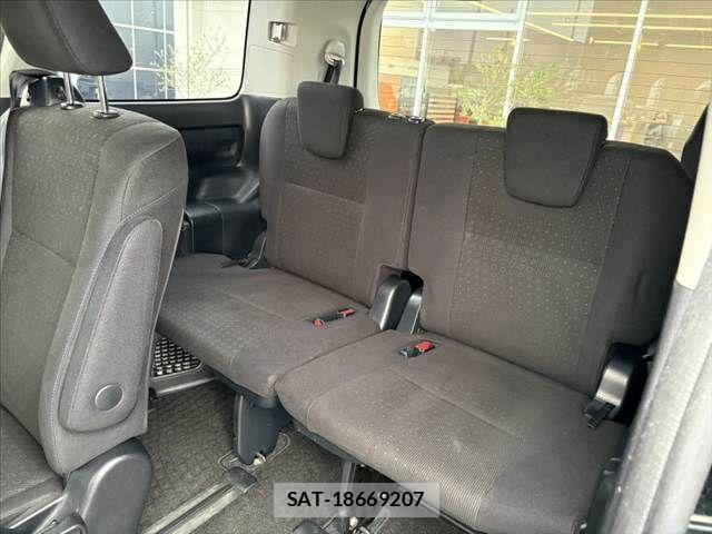Toyota VOXY 2014-10 6307188-21