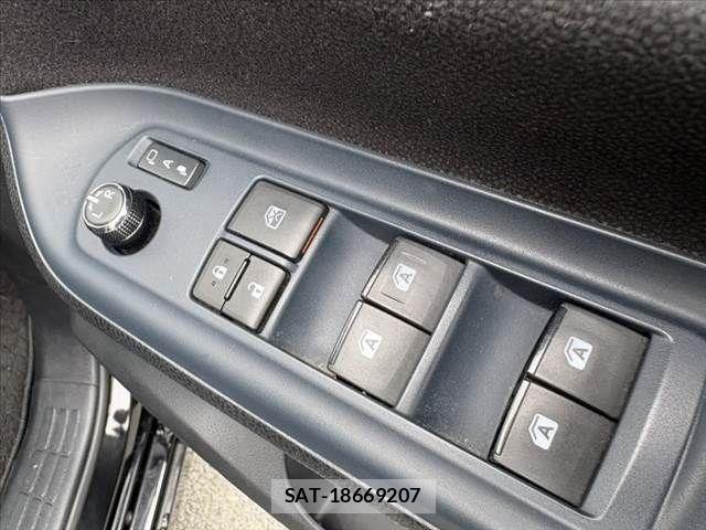 Toyota VOXY 2014-10 6307188-22