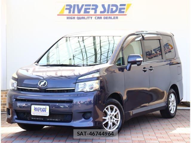 Toyota VOXY 2013-07 6504693-0