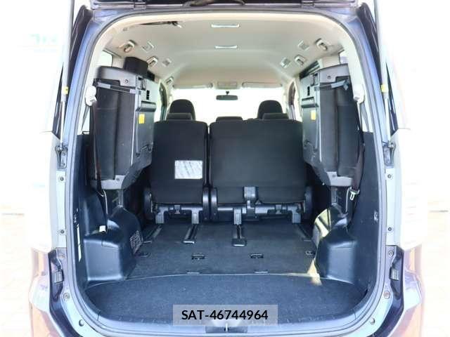 Toyota VOXY 2013-07 6504693-9