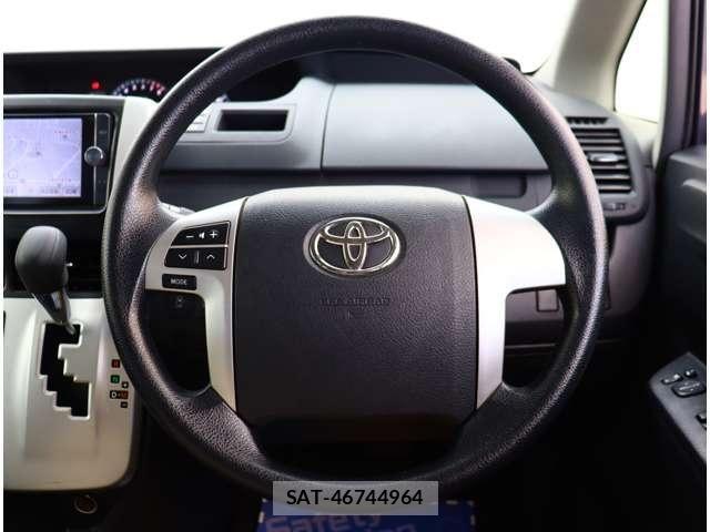 Toyota VOXY 2013-07 6504693-11
