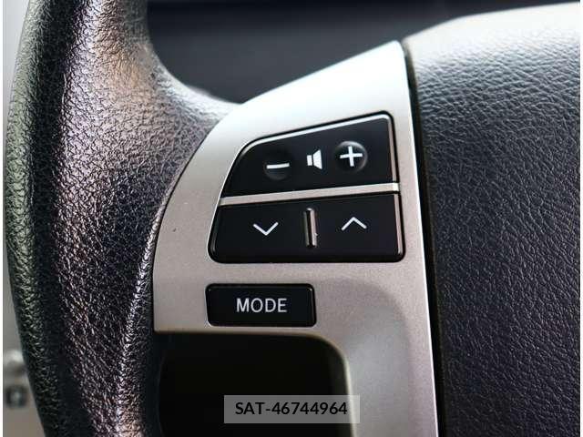 Toyota VOXY 2013-07 6504693-12