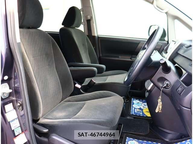 Toyota VOXY 2013-07 6504693-4