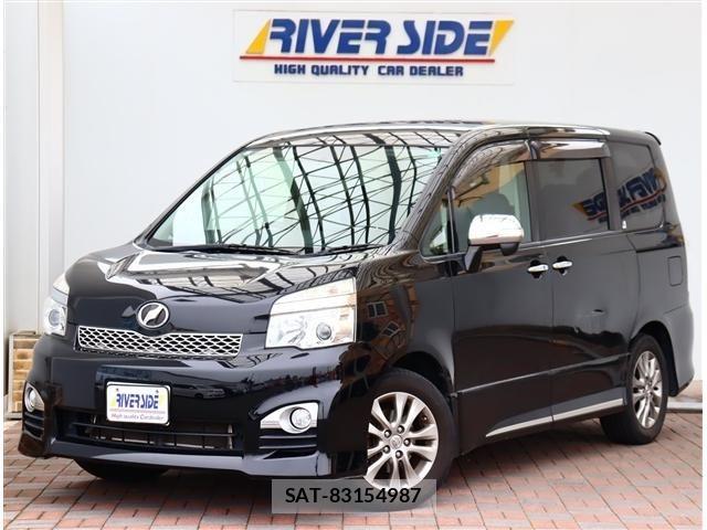Toyota VOXY 2013-02 6504689-0
