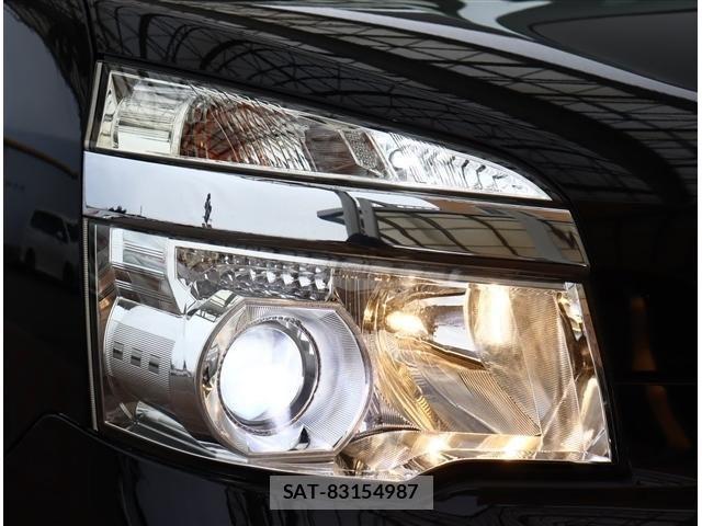 Toyota VOXY 2013-02 6504689-12