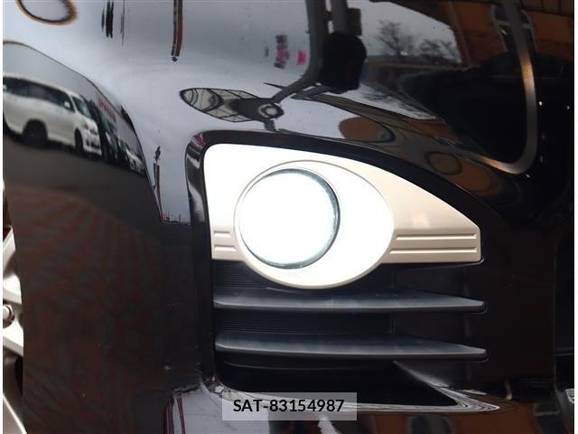 Toyota VOXY 2013-02 6504689-13