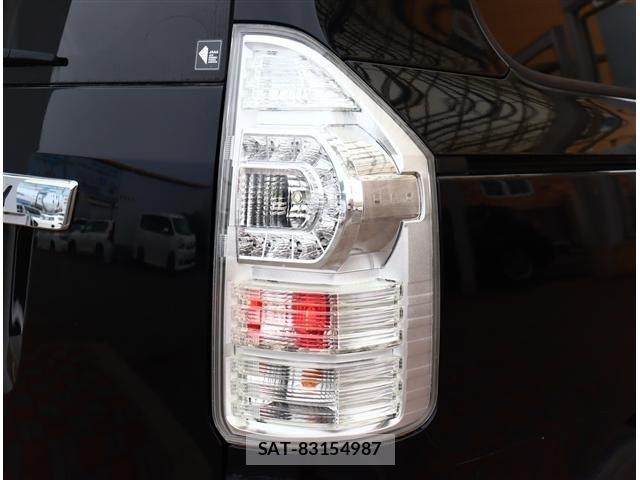 Toyota VOXY 2013-02 6504689-14