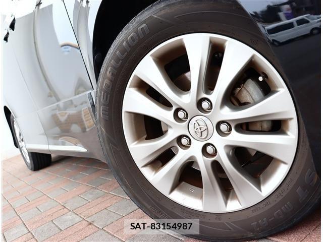 Toyota VOXY 2013-02 6504689-15