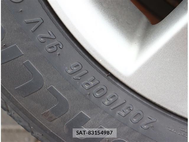 Toyota VOXY 2013-02 6504689-16
