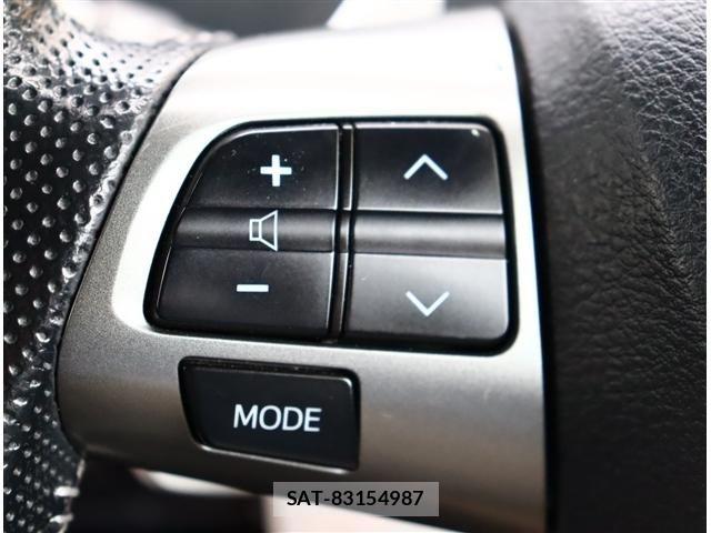 Toyota VOXY 2013-02 6504689-5