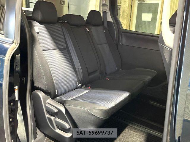 Toyota VOXY 2014-01 6528007-8