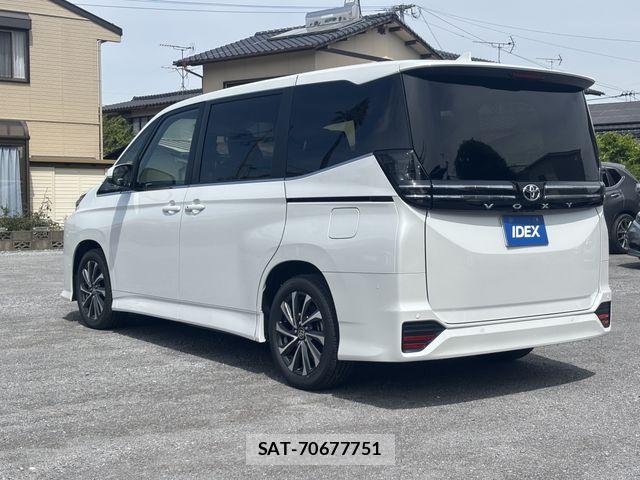 Toyota VOXY 2026-03 6547285-9