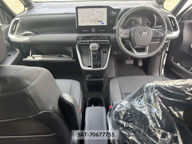 Toyota VOXY 2026-03 6547285-14