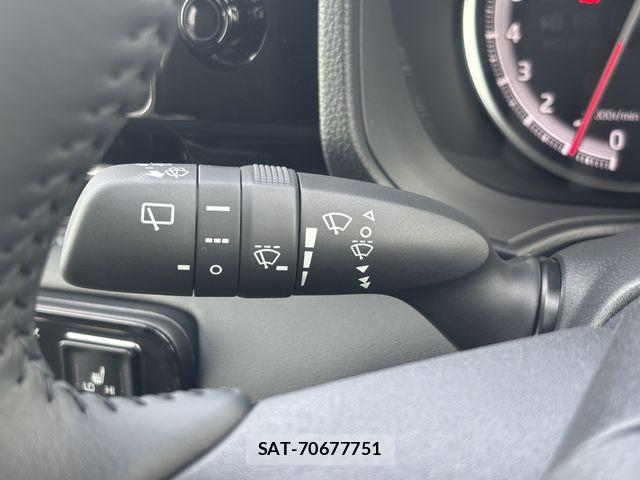 Toyota VOXY 2026-03 6547285-16