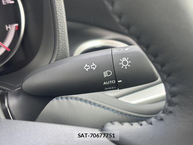Toyota VOXY 2026-03 6547285-17