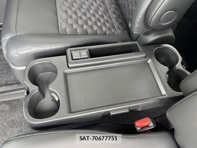 Toyota VOXY 2026-03 6547285-27
