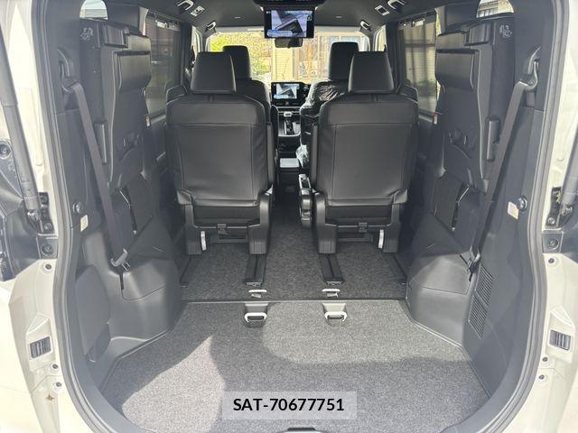 Toyota VOXY 2026-03 6547285-29