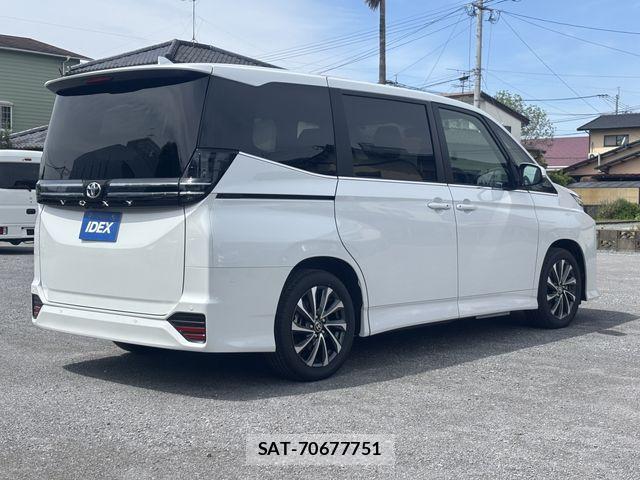 Toyota VOXY 2026-03 6547285-7