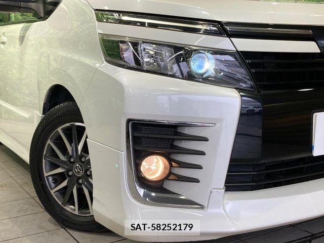 Toyota VOXY 2014-09 6615597-12