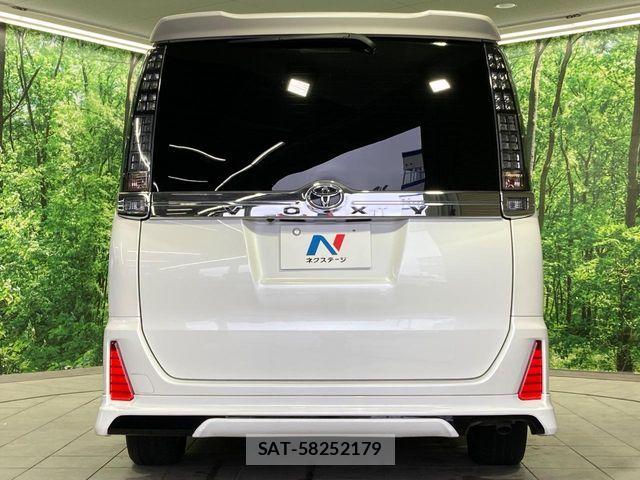 Toyota VOXY 2014-09 6615597-15