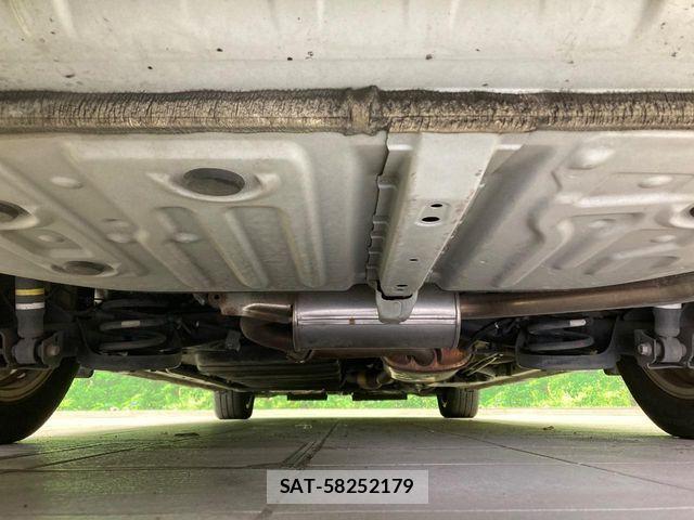 Toyota VOXY 2014-09 6615597-18