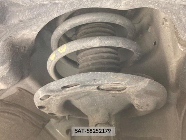 Toyota VOXY 2014-09 6615597-19