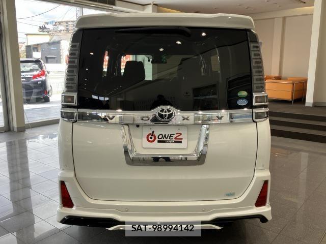 Toyota VOXY 2019-09 6615546-11