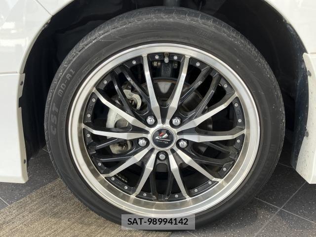Toyota VOXY 2019-09 6615546-16
