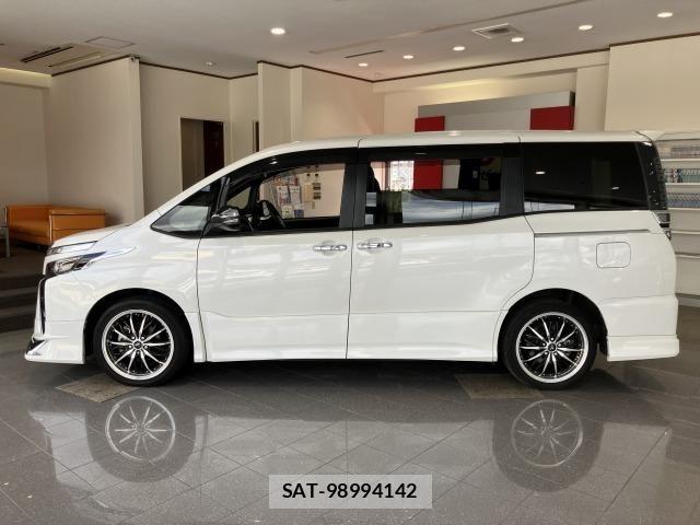 Toyota VOXY 2019-09 6615546-18