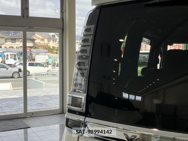 Toyota VOXY 2019-09 6615546-20