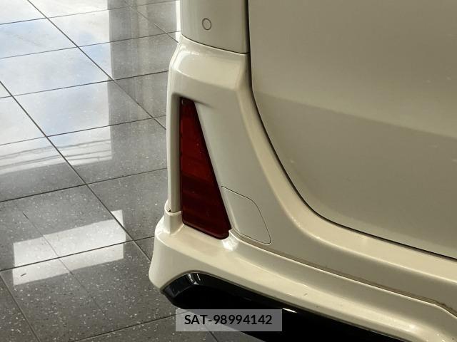 Toyota VOXY 2019-09 6615546-22