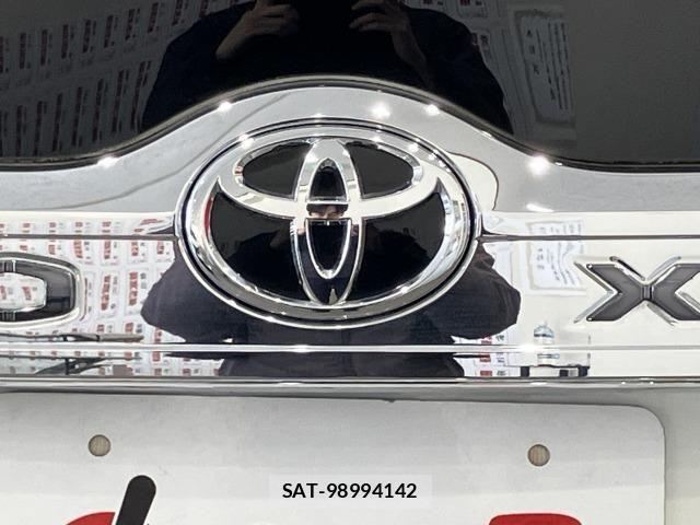 Toyota VOXY 2019-09 6615546-24