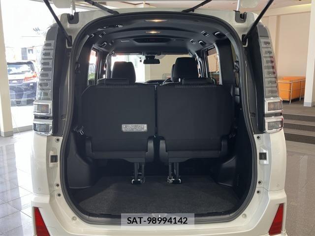 Toyota VOXY 2019-09 6615546-25